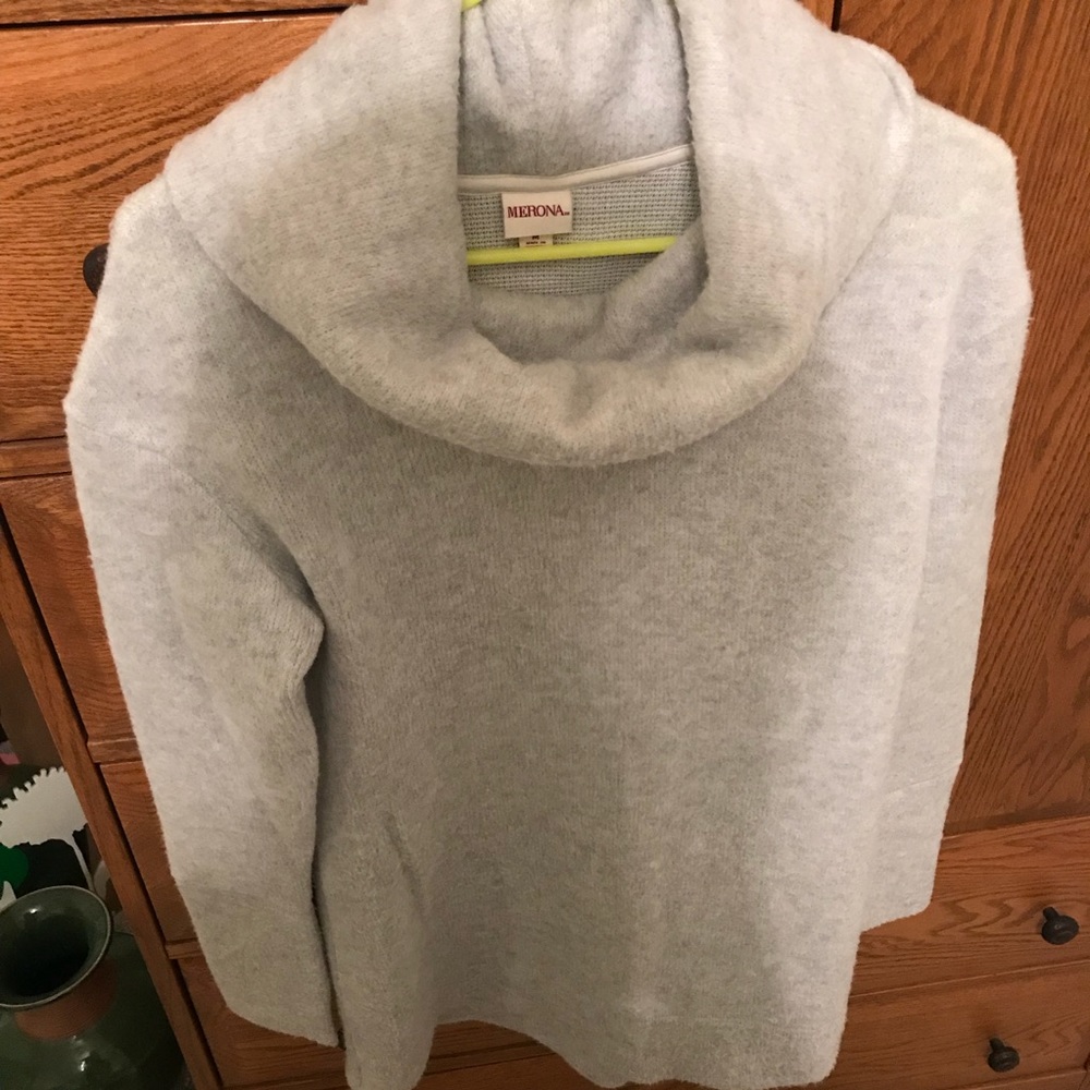 Women’s sweater
